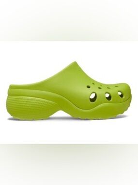 CROCS Aura Clog Mule in Lime Green